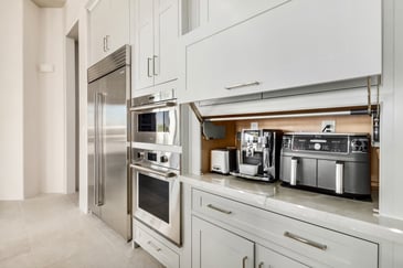 What are the Key Elements to a Luxury Kitchen?